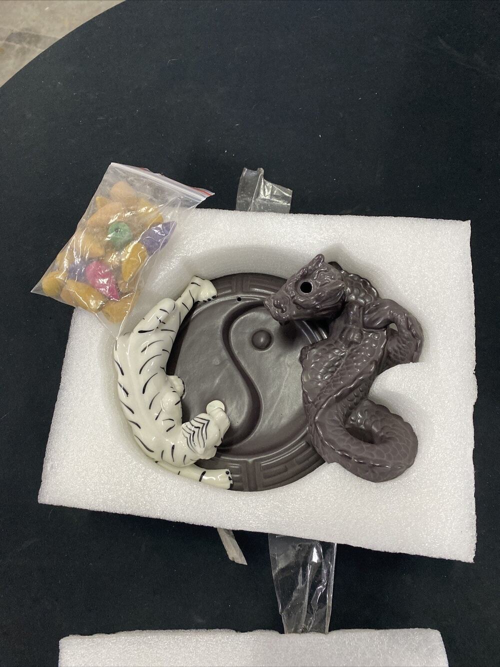 Ceramic Crafts Qinglong White Tiger Reflux Incense Stove Home Decoration